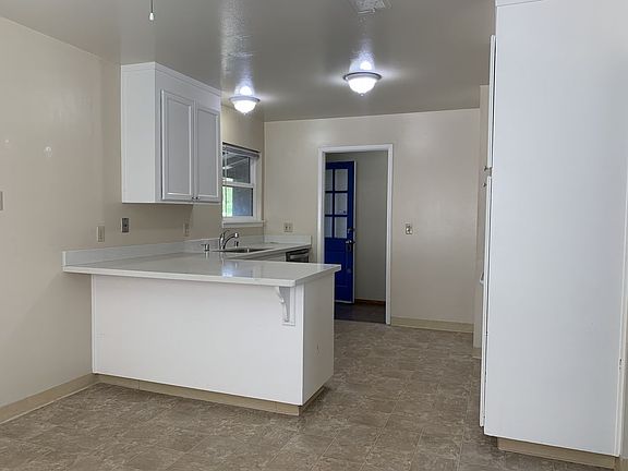 3rd image of 1399 Luning Dr