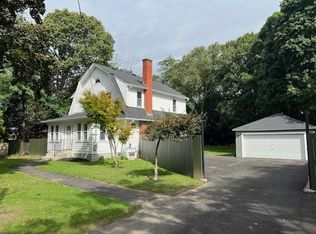 122 Carolyn St, Warwick, RI 02886