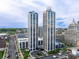 125 SW Jefferson Ave #W28B, Peoria, IL 61602