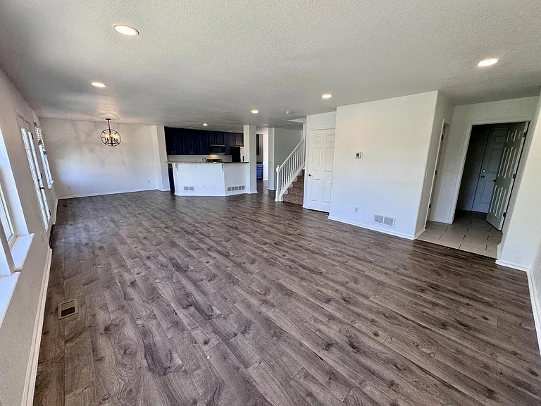 19308 E Dickenson Pl — Photo 5