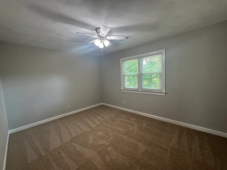 608 Hearndon Ct — Photo 34