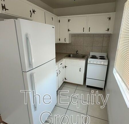 4th image of 311 E Elm St APT 7