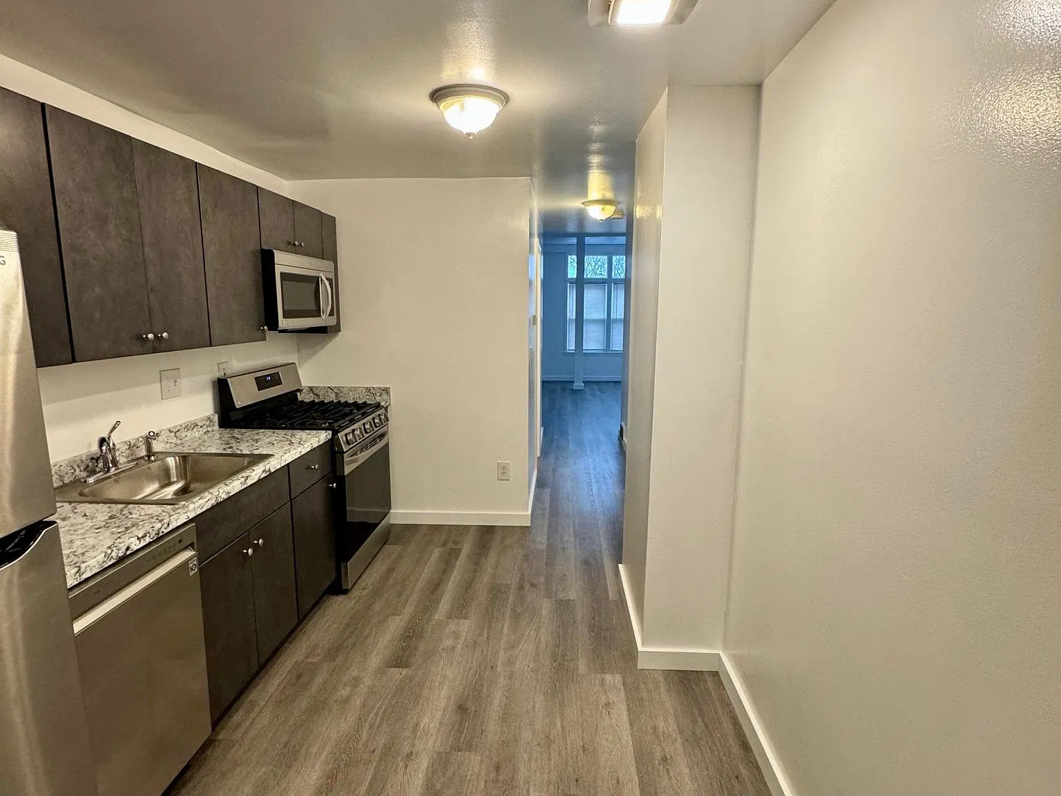 730 Ellsworth St — Photo 3