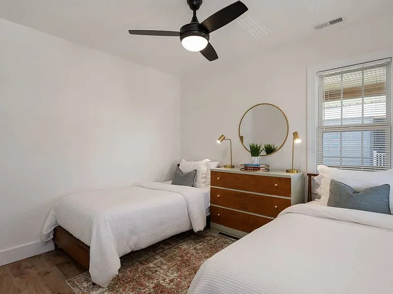 511 W Archdale St #A — Photo 23