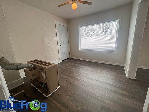 3rd image of 901 Harvey St #3