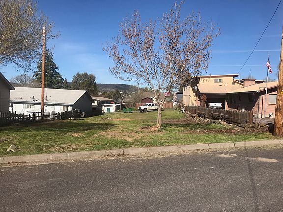 2nd image of 264 N Laguna St