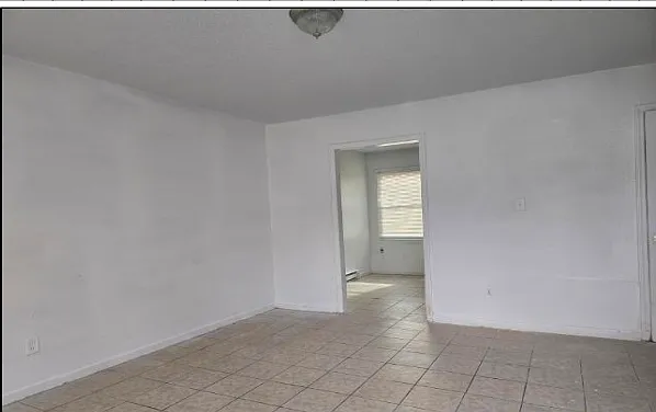 2 bed, 700 sqft, $950 — Photo 3
