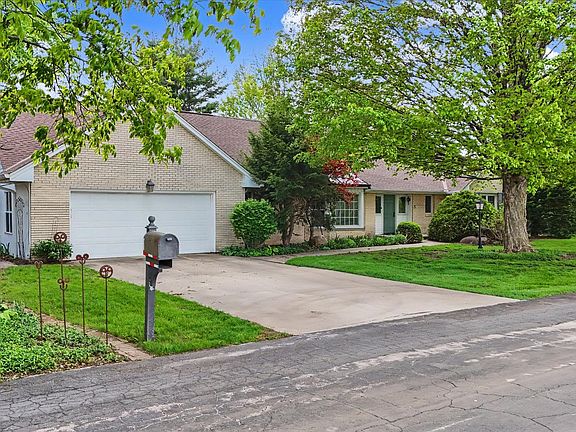 3rd image of 3 Lake Park Rd