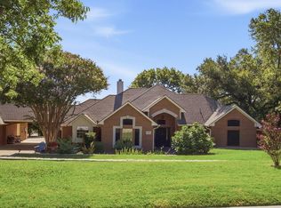 201 Coach House Cir, Fort Worth, TX 76108
