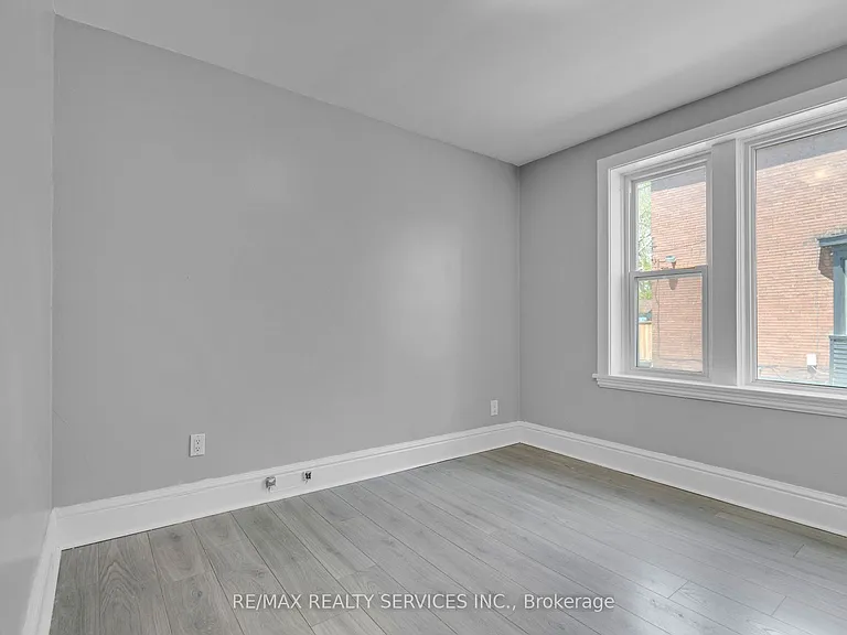 5 Fairholt Rd N #8 — Photo 13