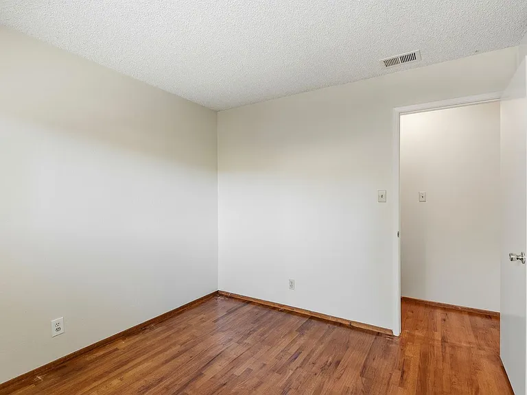 5880 Taormino Ave — Photo 28