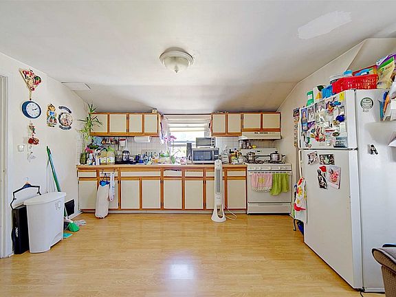 5th image of 1281 Jackson Ave