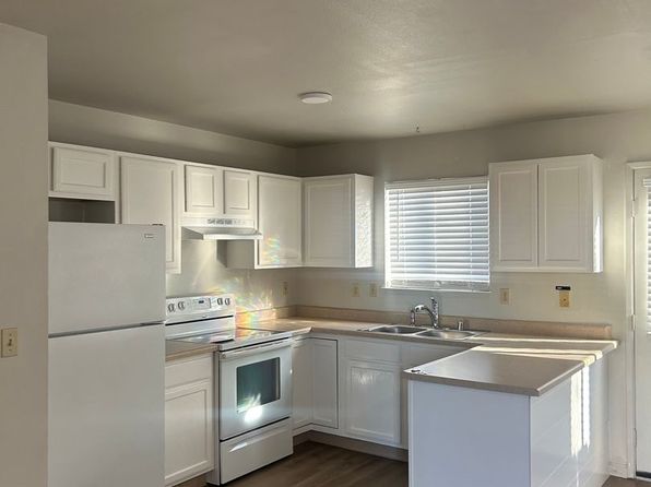 130 Curry Dr APT 3