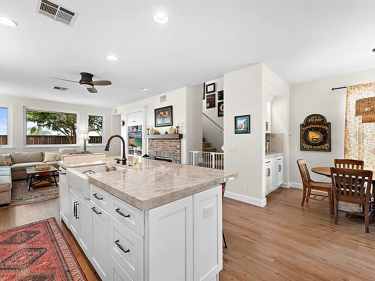 1785 Clover Tree Ct — Photo 4