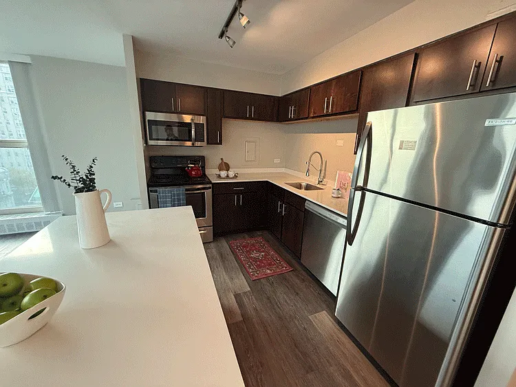 The Bryn - 5600 N Sheridan Rd — Photo 27