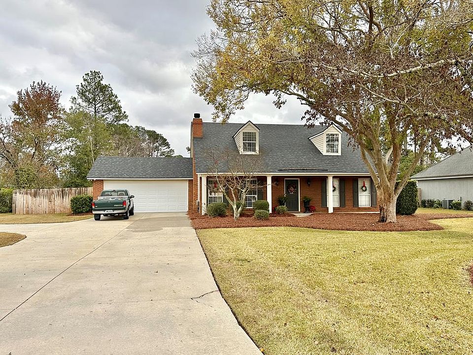 1st image of 1104 Karen Ln