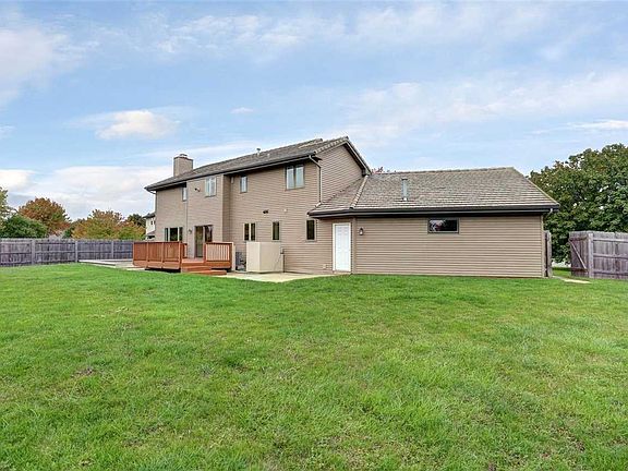 3rd image of 1748 Mill Pond Ct