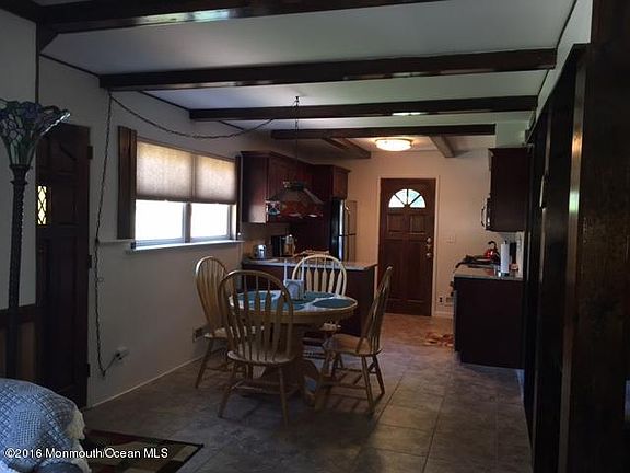 5th image of 26 Park View Dr