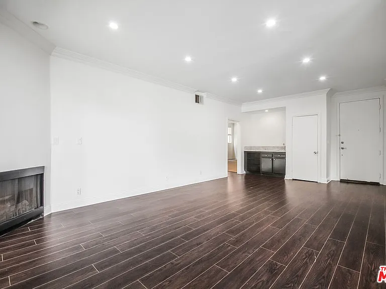 8865 Alden Dr #101 — Photo 7