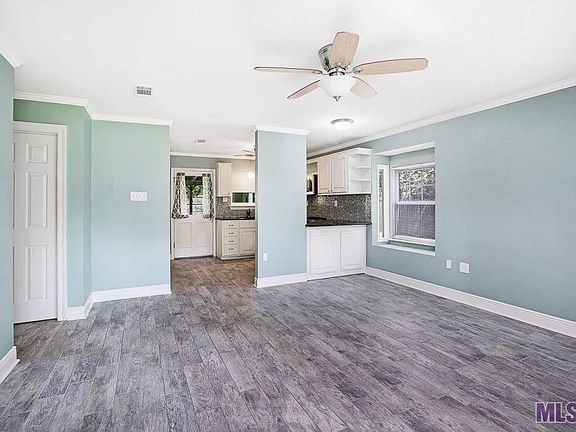 4th image of 11043 Logan Dr