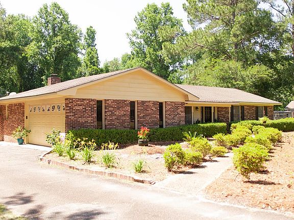 2nd image of 118 Parkview Cir
