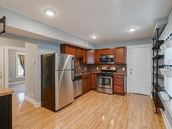 3rd image of 2417 Lyndale Ave S #2