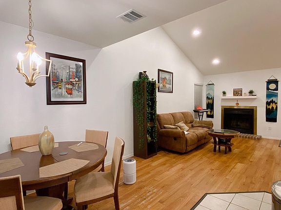 Fireplace for a nice and cozy living area.