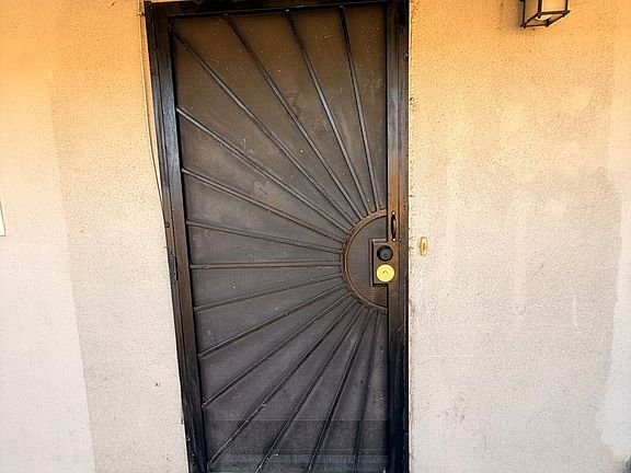 5th image of 208 Kingston Ln APT 3