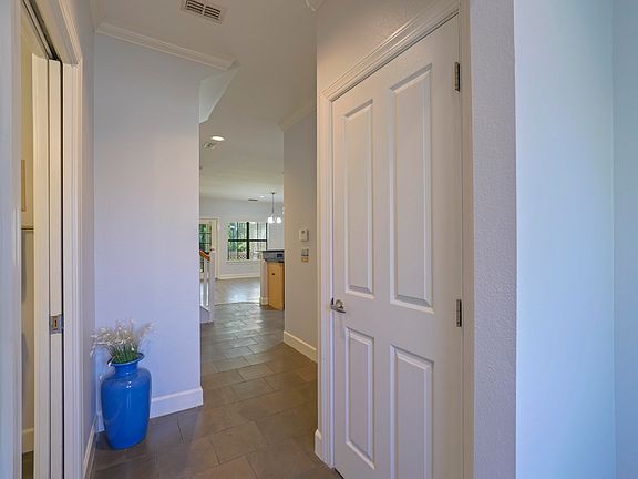 4th image of 104 Southhaven Cir #18