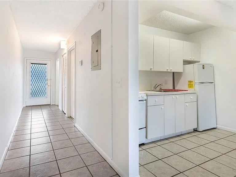 1400 SW 124th Ter #105Q — Photo 11