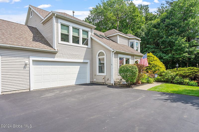 2nd image of 78 Killarney Drive