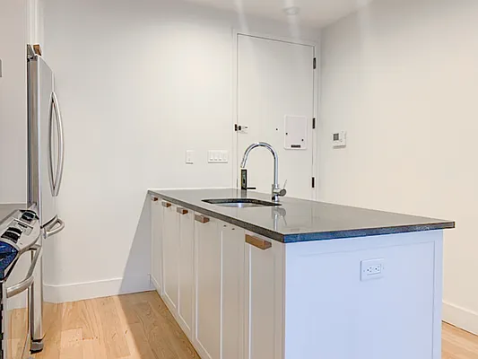 Rented by MySpaceNYC | media 20