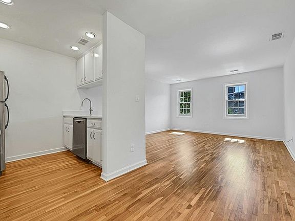 4th image of 456 9th St APT 26
