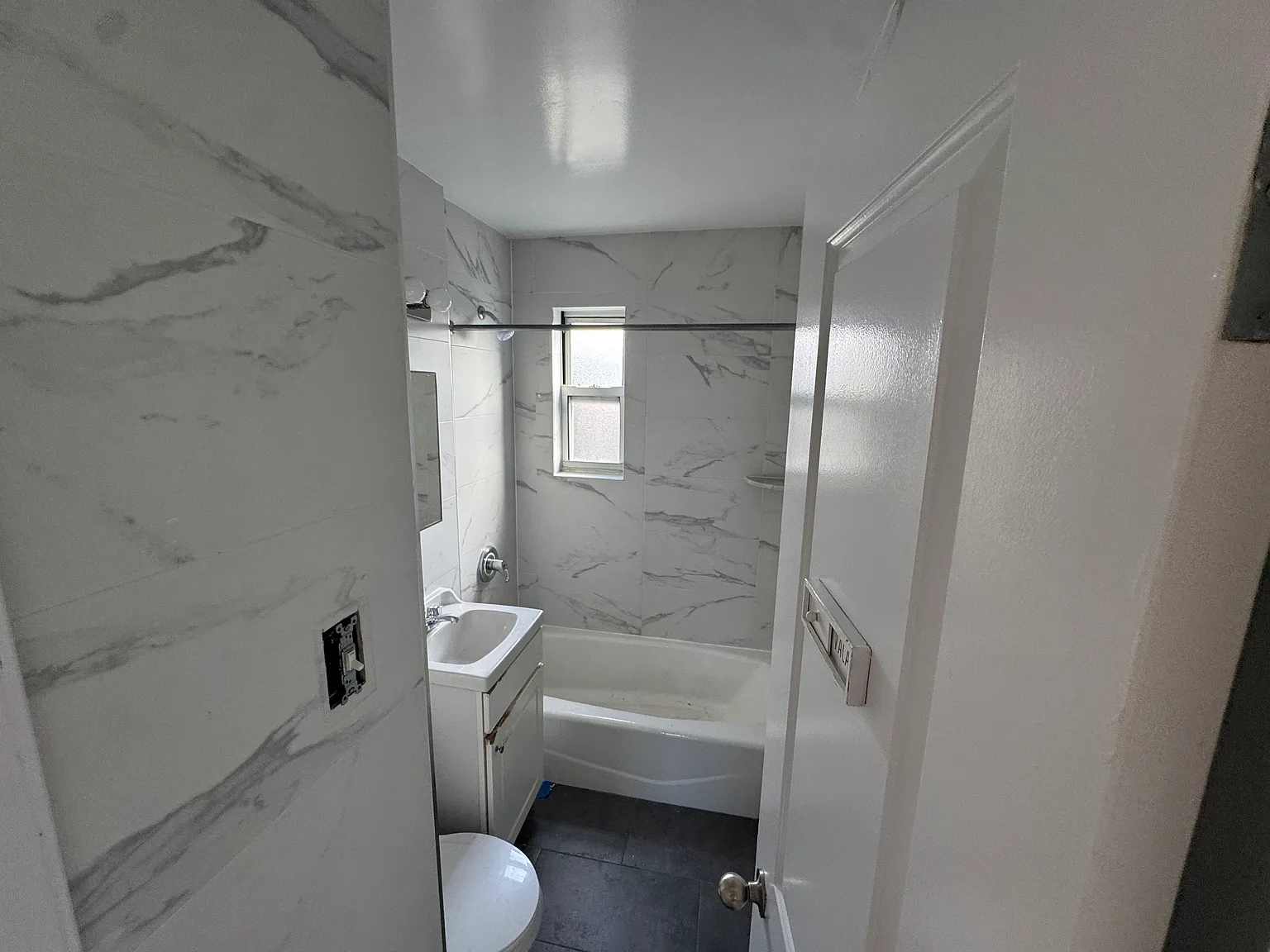 2 bed, 750 sqft, $2,750 — Photo 3