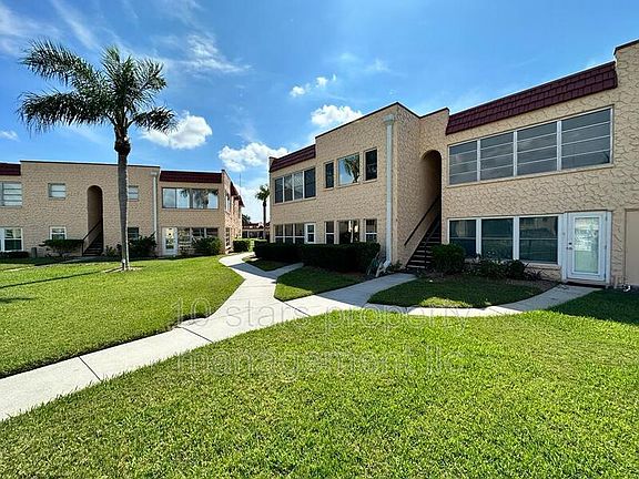 3rd image of 124 Dogwood Cir #1