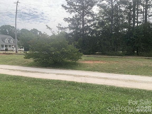 3rd image of Waxhaw Village Rd