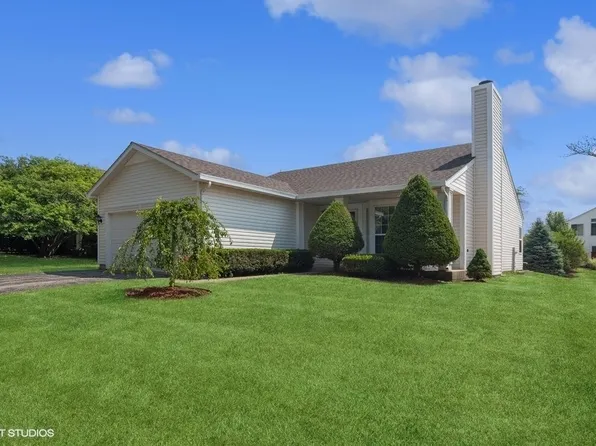 115 Periwinkle Ln, Bolingbrook, IL 60490