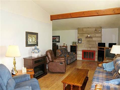 Large, Open Plan Living Room *  Wooden Beams * Laminate Flooring * Neutral Colors