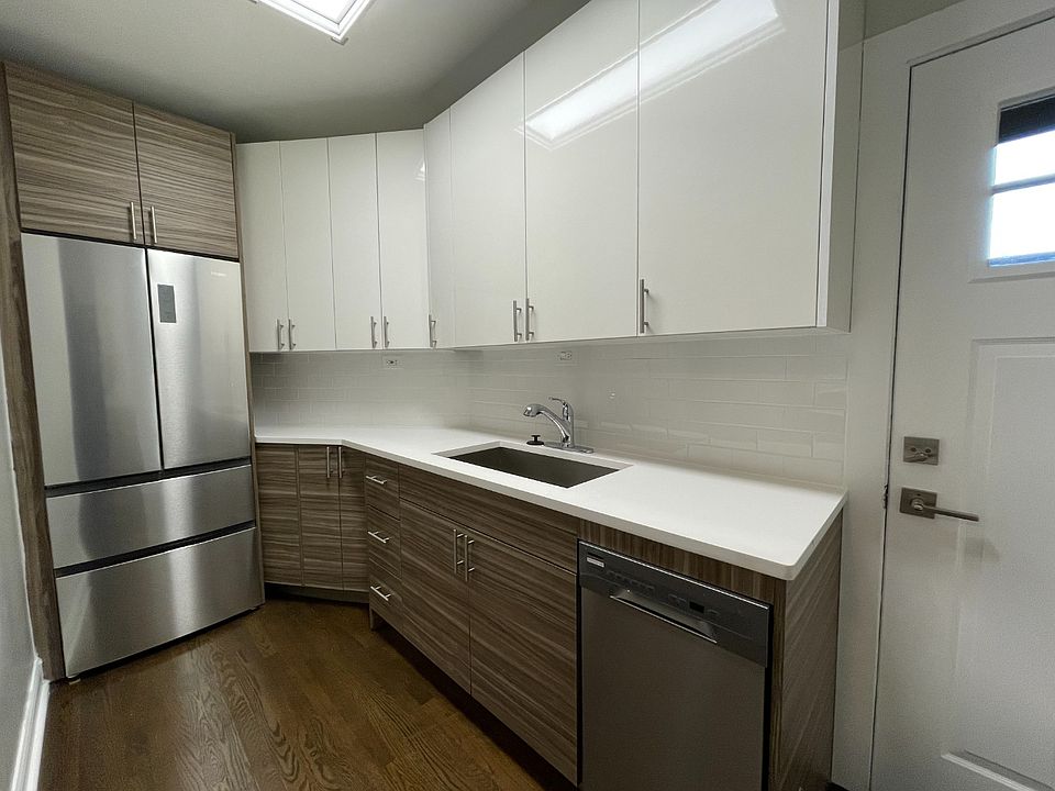 1st image of 4659 N Manor Ave APT 2