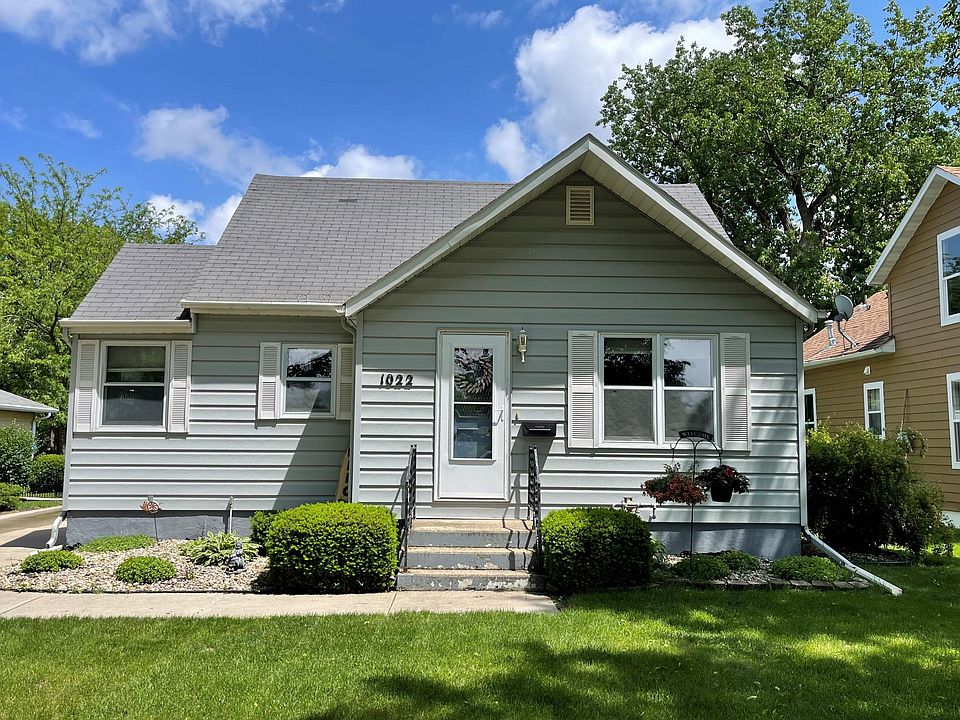 2nd image of 1022 Douglas Ave
