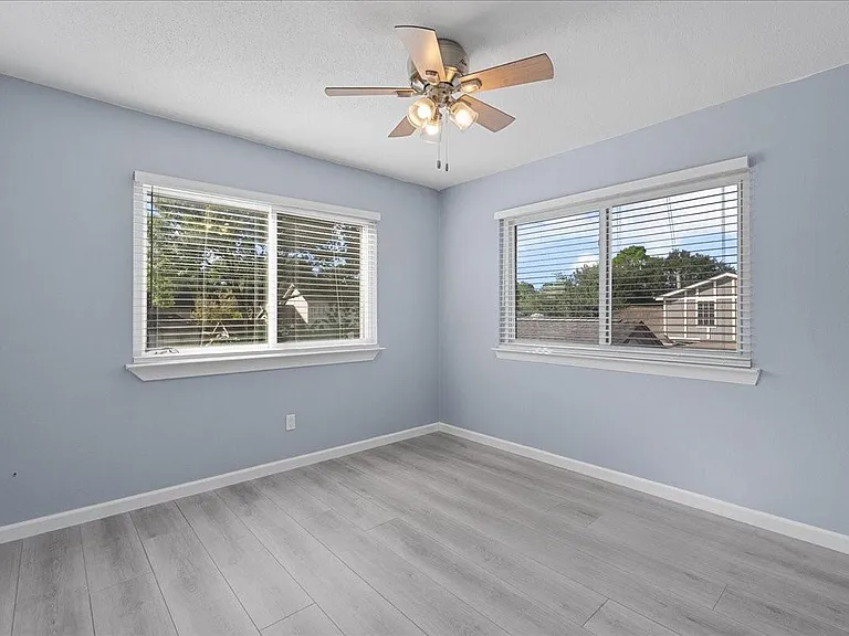 1016 Glenshannon Ave — Photo 21