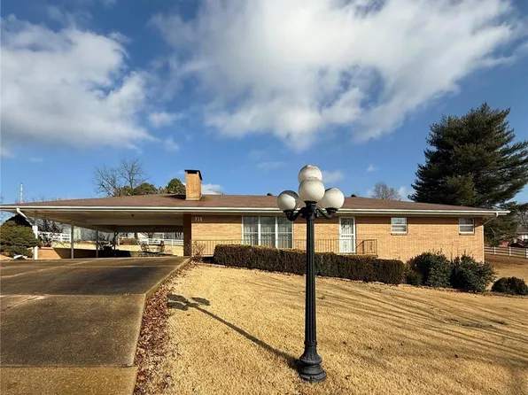 715 E Plum St, Doniphan, MO 63935