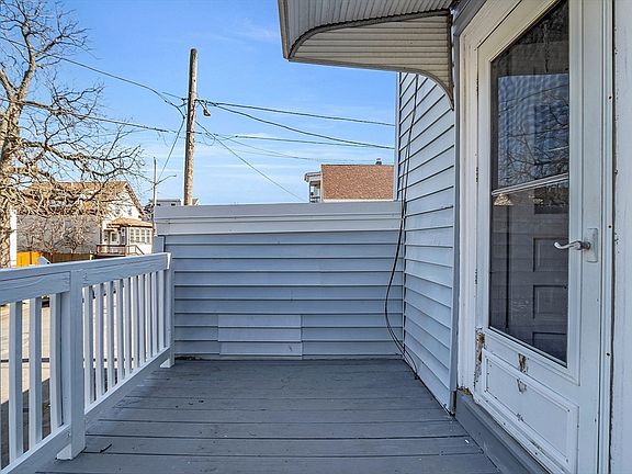 5th image of 52-54 Waverly St