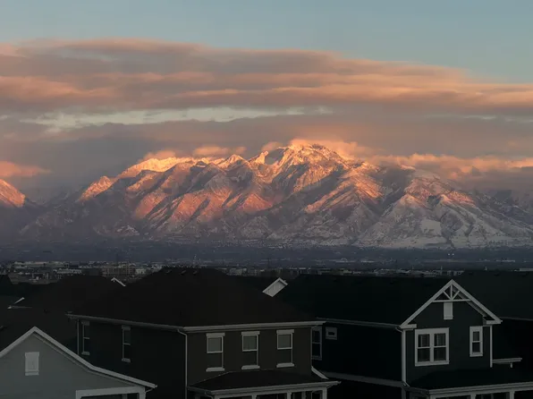 6367 W Birch Run Rd, South Jordan, UT 84009