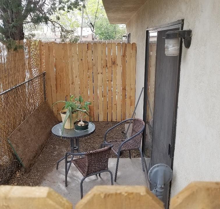 1st image of 303 Vassar Dr SE