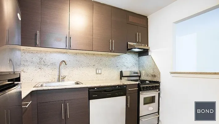 Rented by Bond New York | media 19