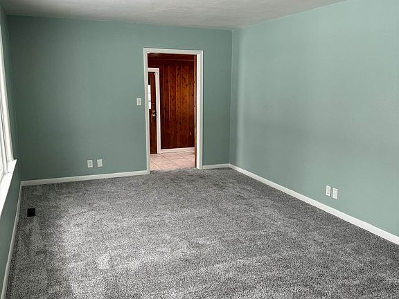 4th image of 1029 Sterling Dr