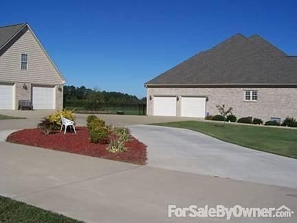 Wonderful Trim Throughout