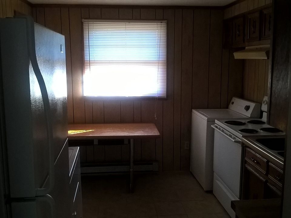 1st image of 1392 Roanoke St APT 3