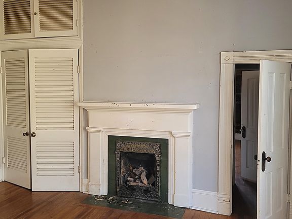 4th image of 2978 Court St